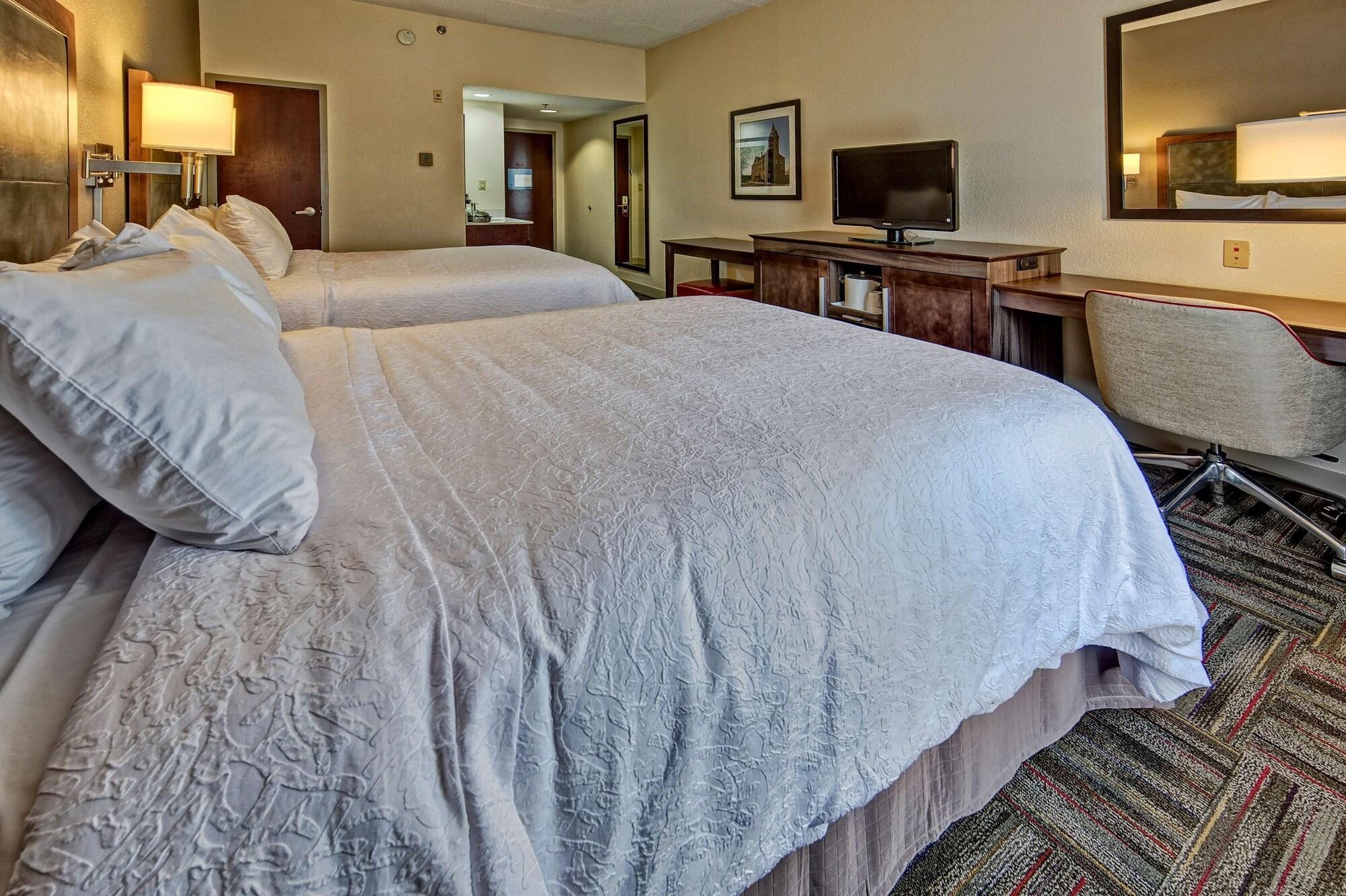 Hampton Inn Newberry Opera House Экстерьер фото