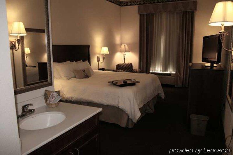 Hampton Inn Newberry Opera House Номер фото