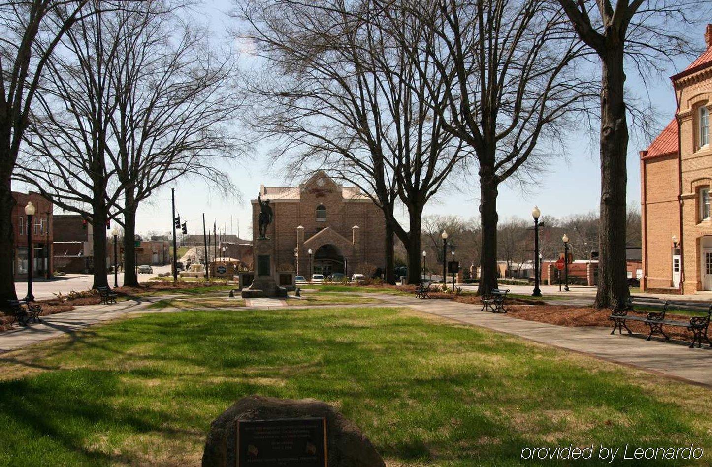 Hampton Inn Newberry Opera House Экстерьер фото